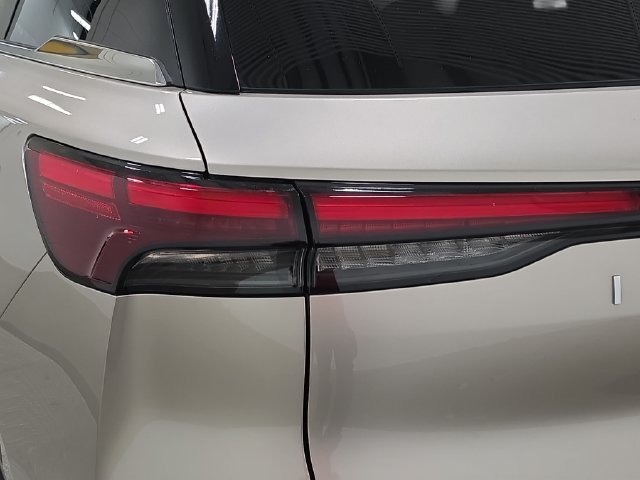 Used 2022 Warm Titanium INFINITI Sensory image 31