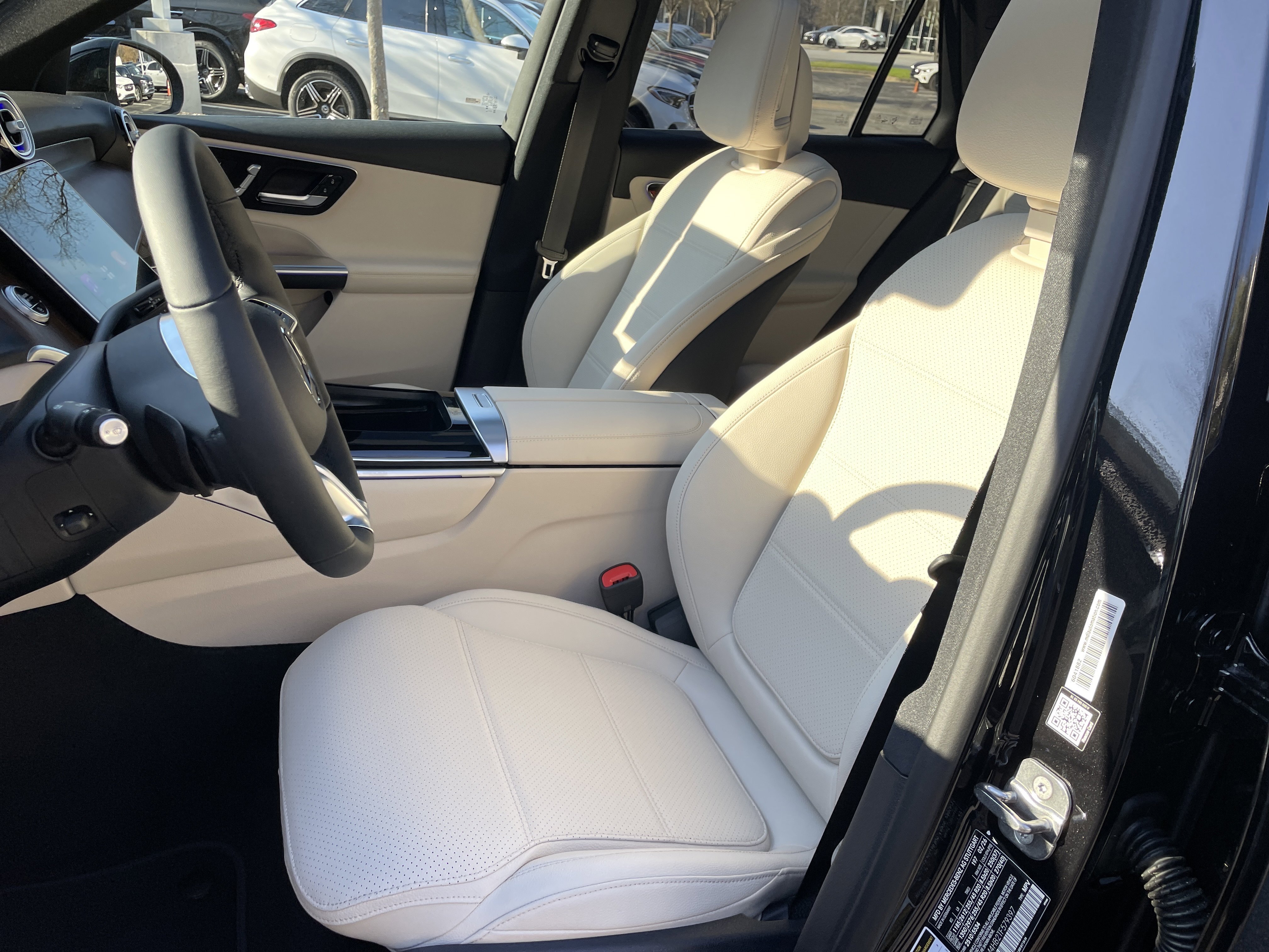 New 2026 Obsidian Black Metallic Mercedes-Benz GLC 300 4MATIC® SUV image 21