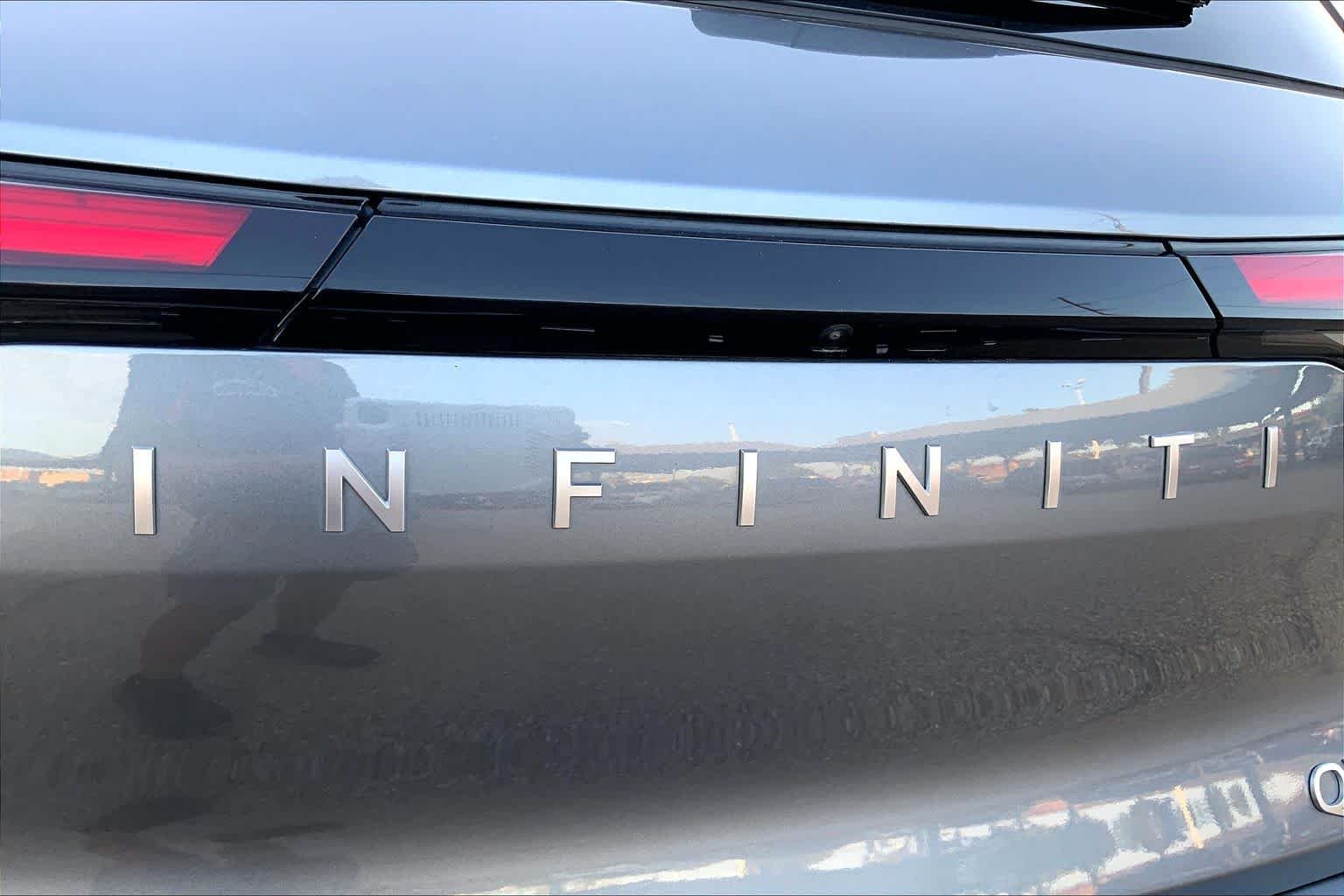 Used 2026 Graphite Shadow INFINITI LUXE image 30