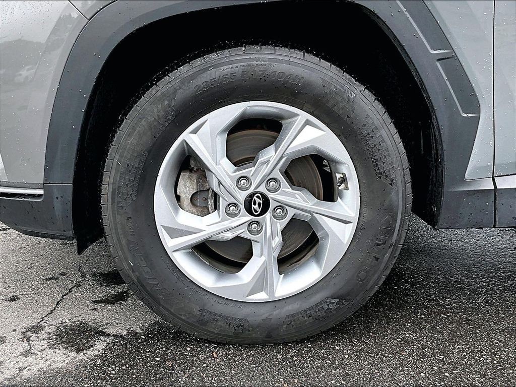 Used 2024 Hampton Gray Hyundai SEL image 7