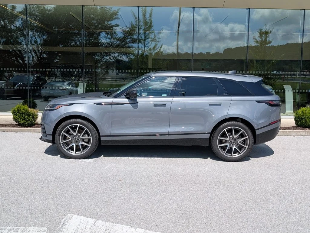 Certified Used 2025 Gray Land Rover Dynamic SE image 2