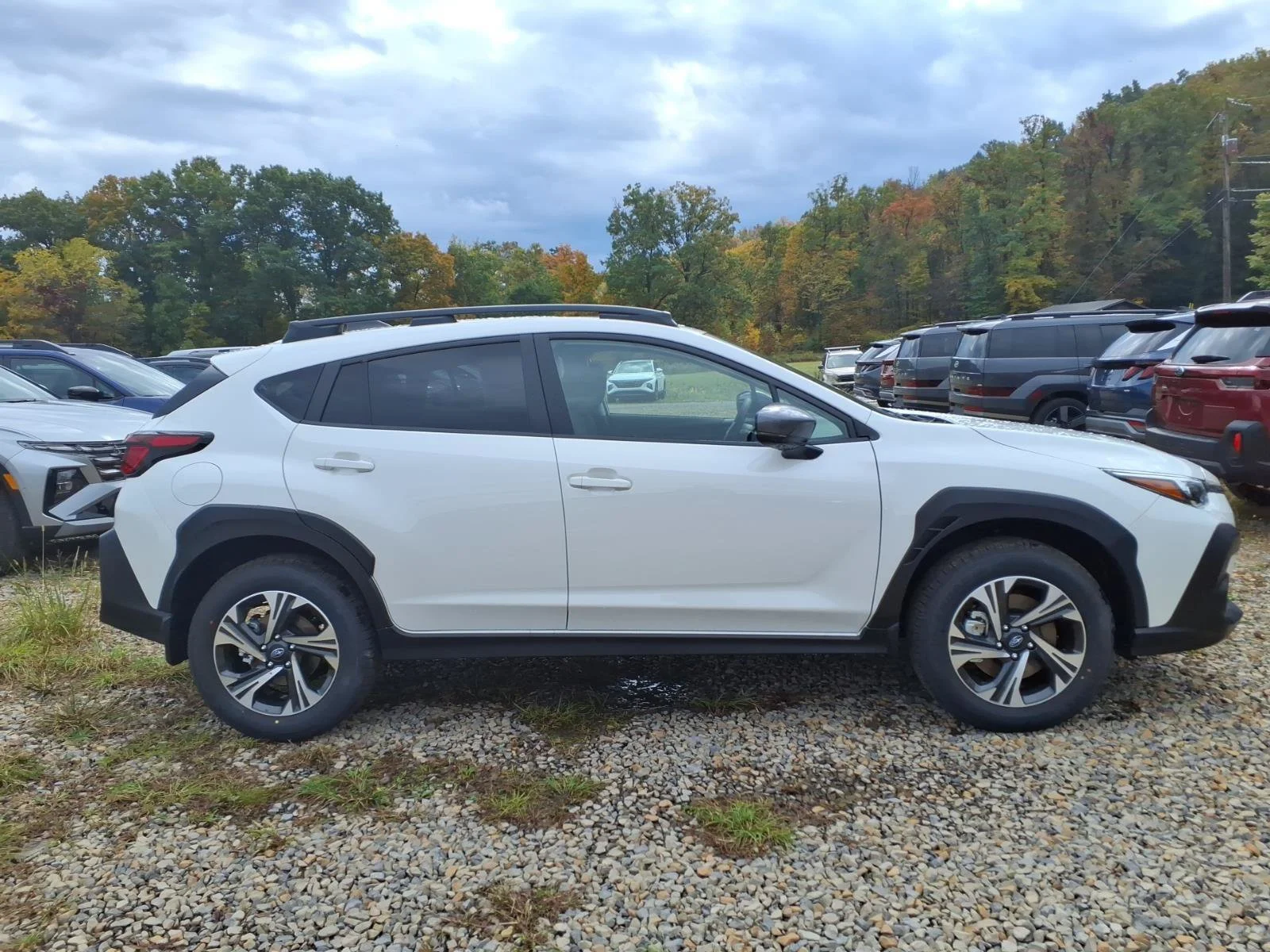 New 2027 CRYSTAL WHITE PEARL Subaru Premium image 2
