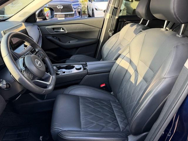 Used 2024 Blue Nissan Platinum image 10