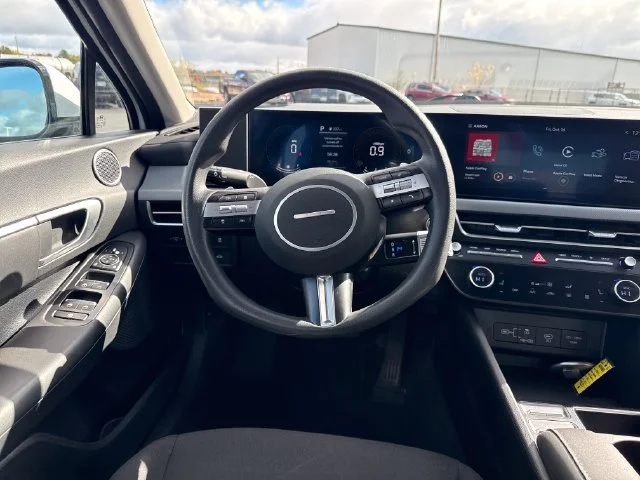 Used 2024 White Hyundai SEL image 16