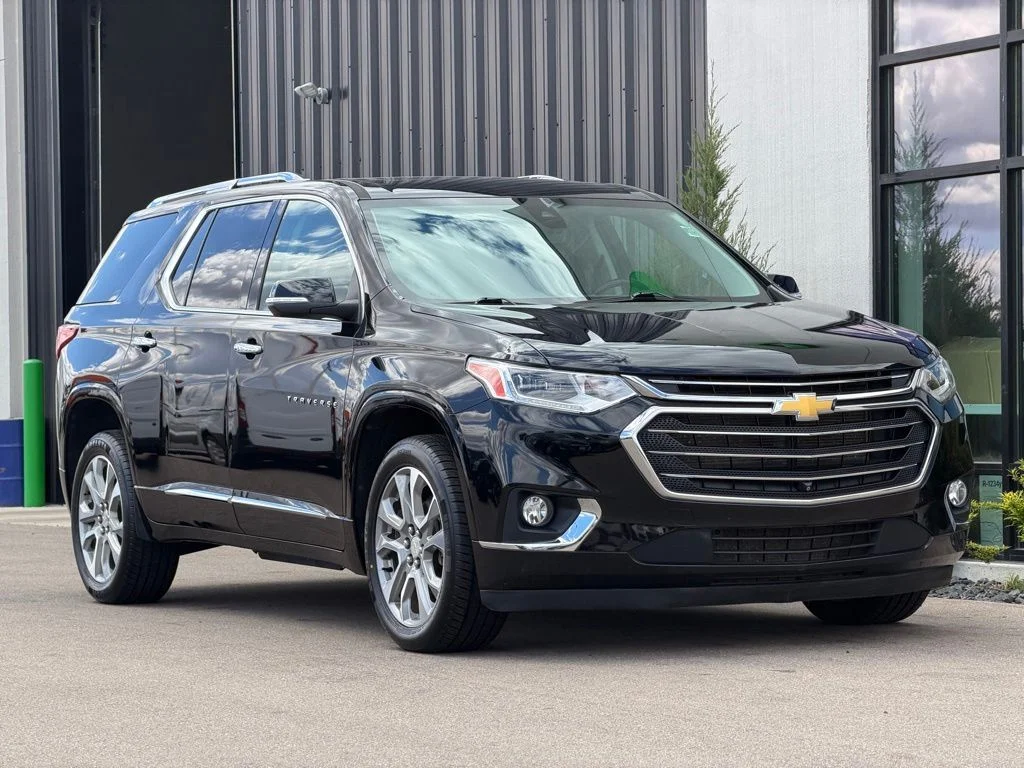 Used 2020 Black Chevrolet Premier image 4