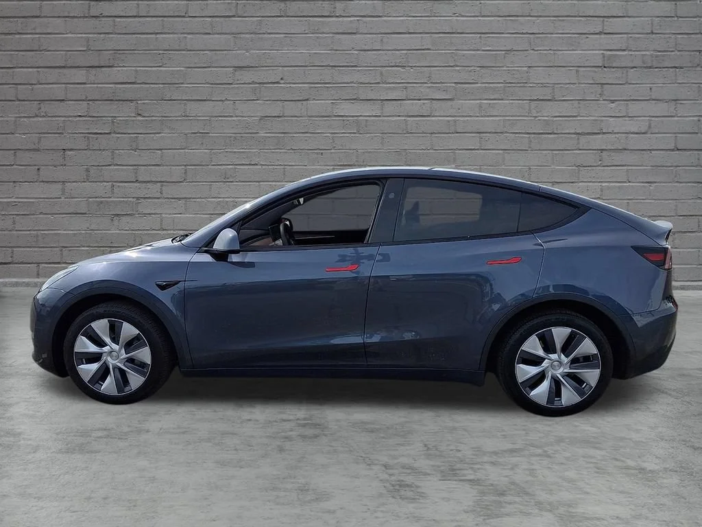 Used 2023  Tesla Long Range image 6
