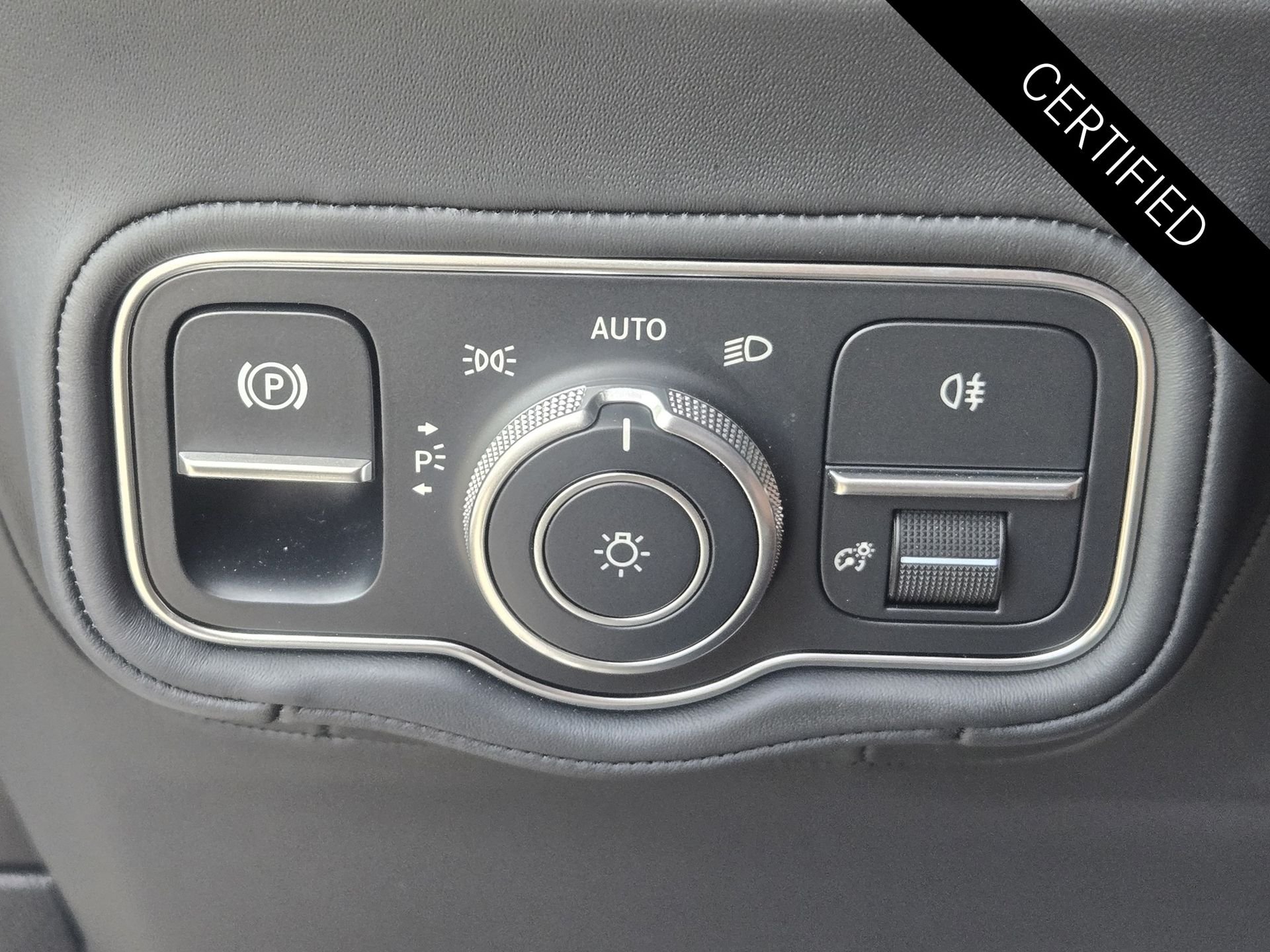 Certified Used 2025 MANUFAKTUR Moonlight Whit Mercedes-Benz G 580 image 18