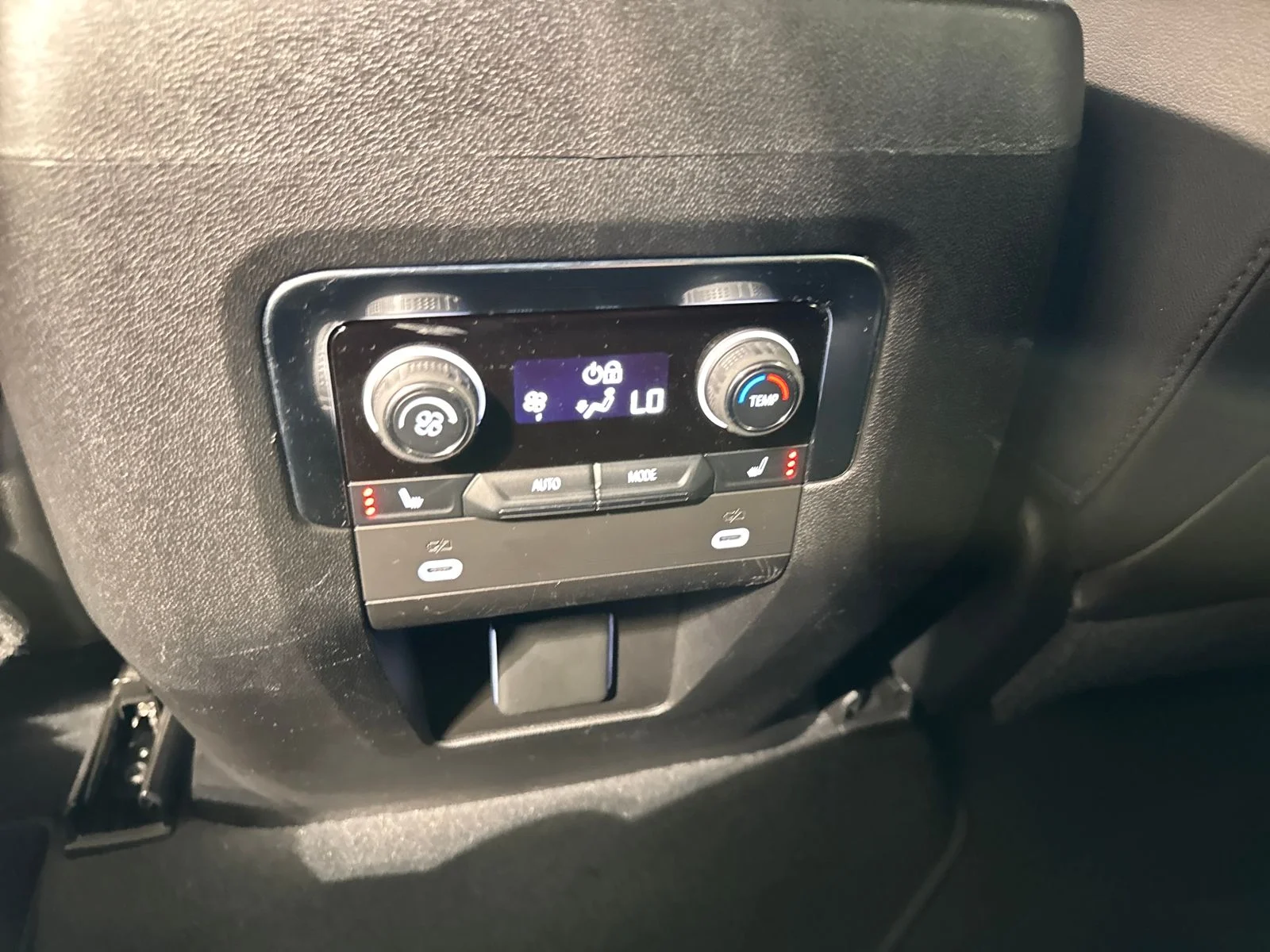 Used 2022 Summit White Chevrolet RST image 27