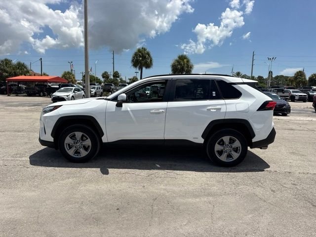2023 Toyota RAV4 XLE - Photo 6