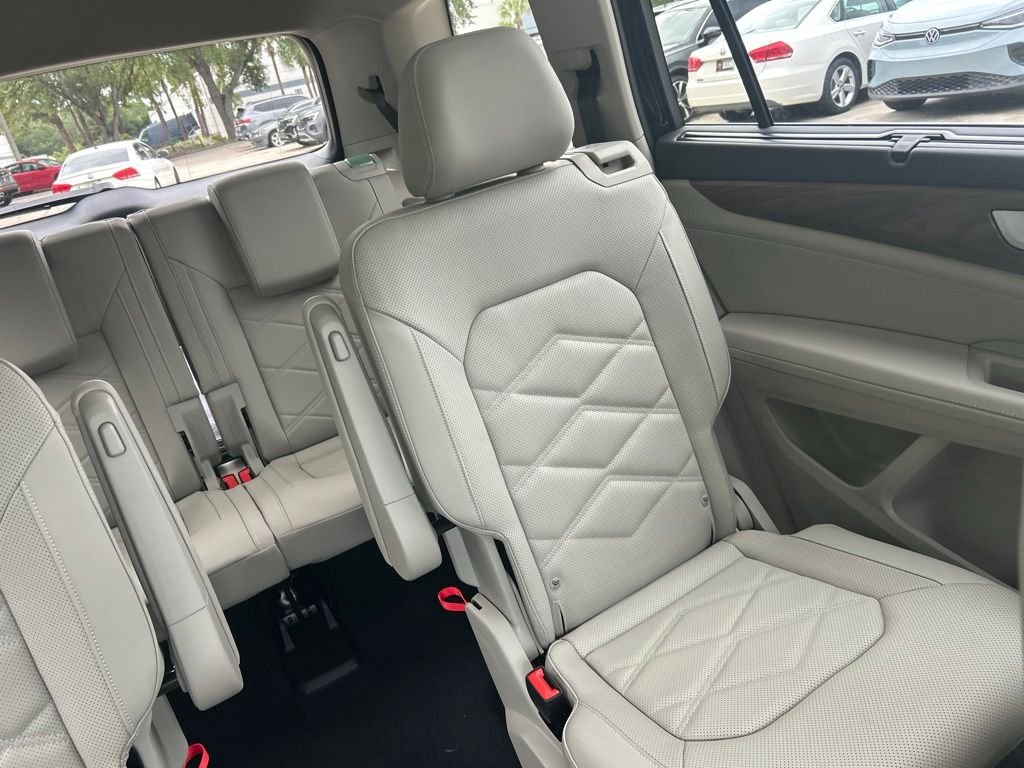 New 2026 Black Volkswagen SE w/Technology image 13