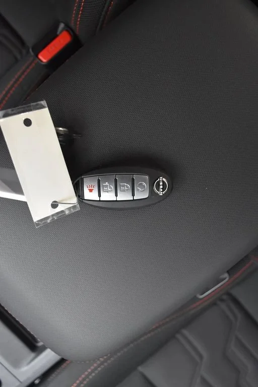 Used 2024 White Nissan PRO-4X image 27