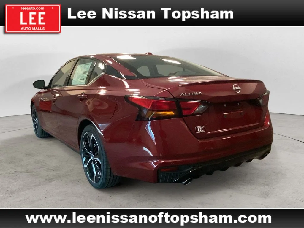 Used 2024 Scarlet Ember Nissan 2.5 SR image 3