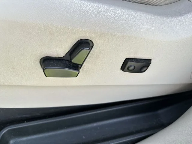 Used 2013 Red Chrysler Touring image 16