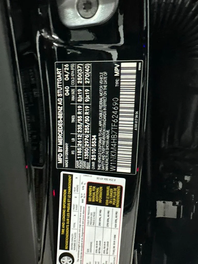 New 2026 Black Mercedes-Benz GLC 300 image 28