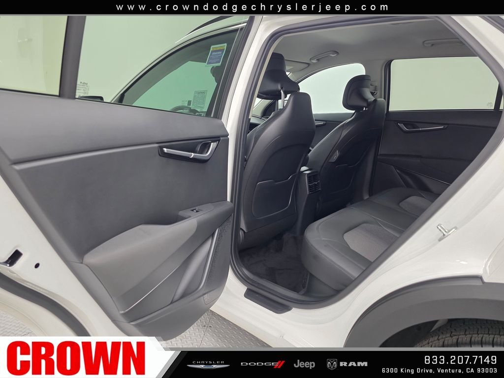 Used 2023 White Kia EX image 19
