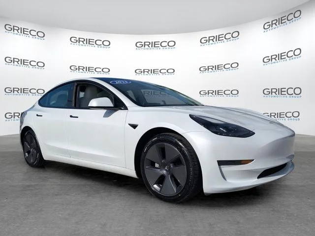 2023 Tesla Model 3 -'s photo