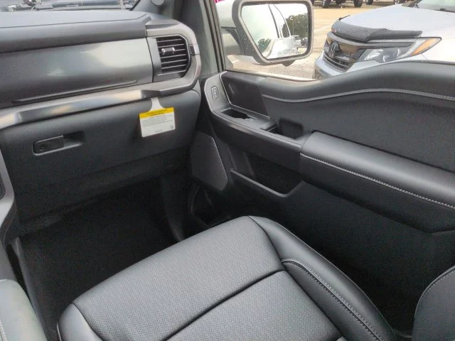 New 2026 Oxford White Ford Lariat® image 18