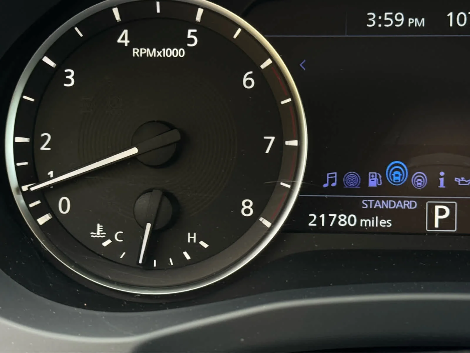 Certified Used 2025 Hermosa Blue INFINITI LUXE image 14