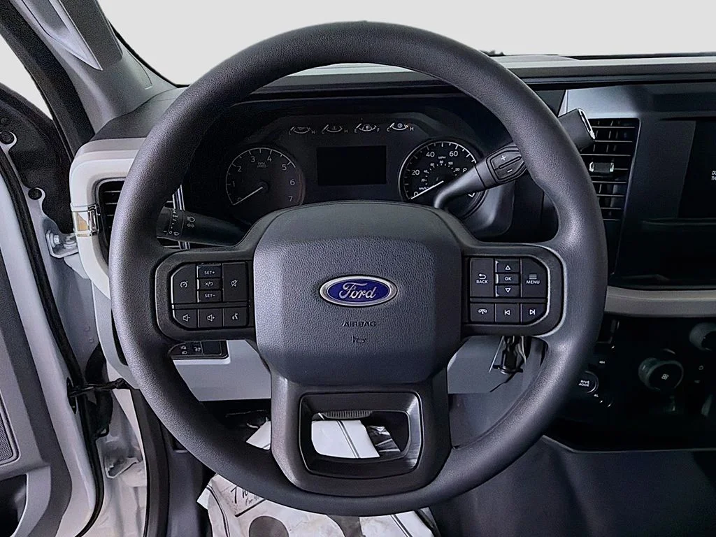 New 2025 Oxford White Ford F-350® XL image 29