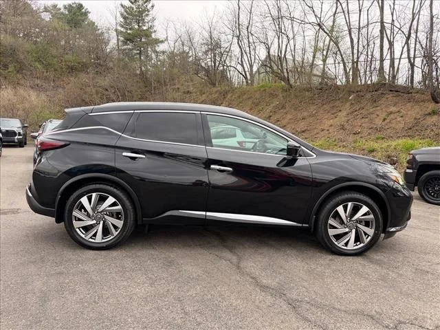 Used 2021 Black Nissan SL image 3