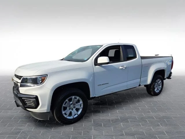 Used 2022 Summit White Chevrolet LT image 3