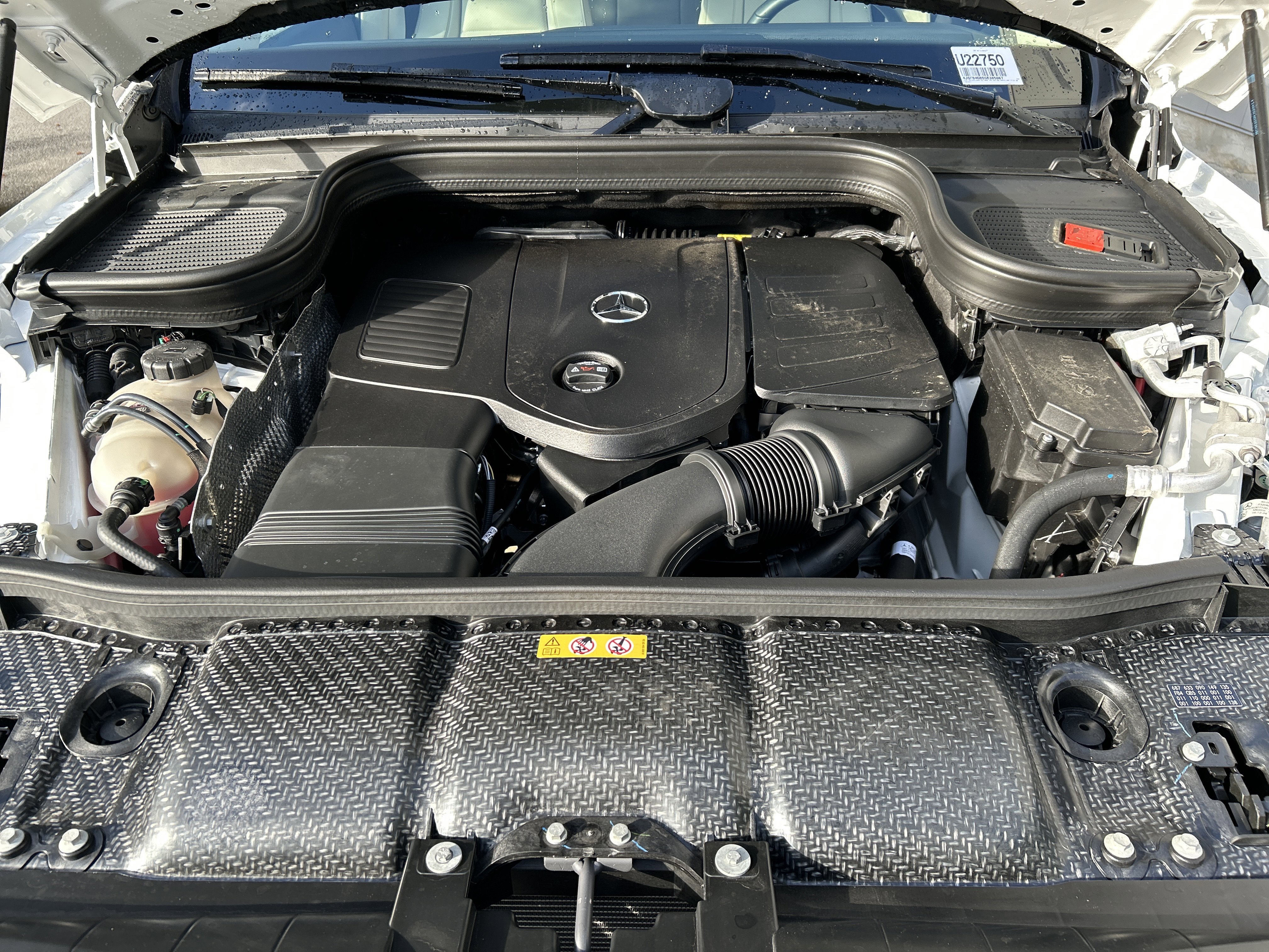 Certified Used 2025 Polar White Mercedes-Benz GLE 450e 4MATIC® SUV image 54