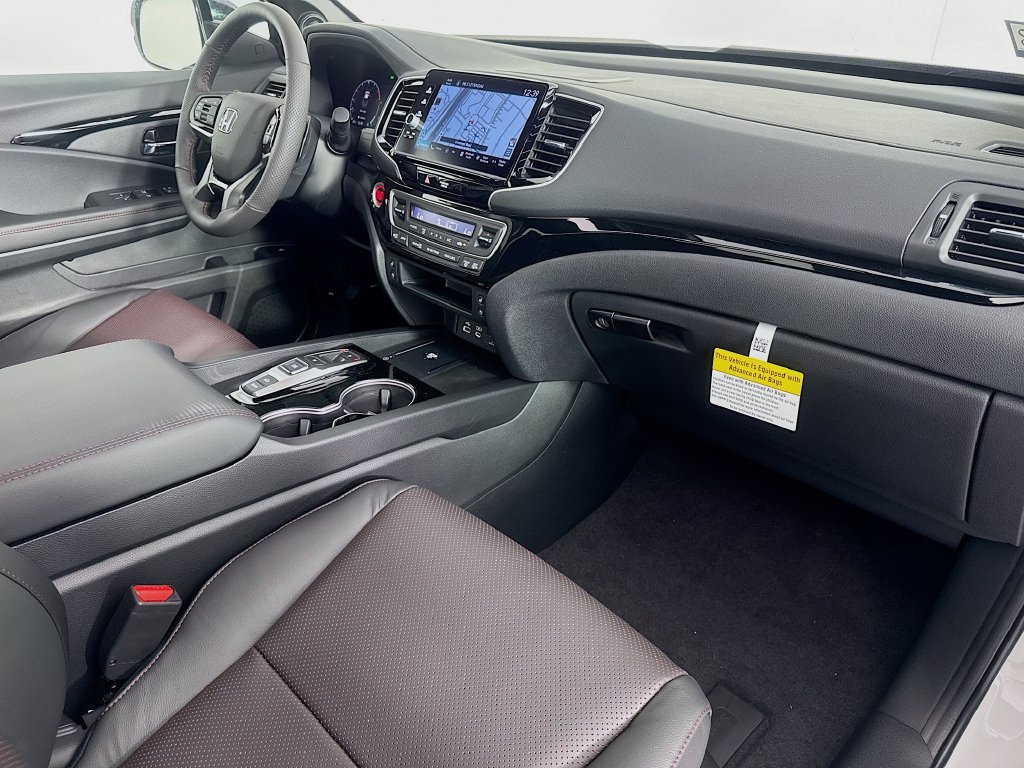New 2026 Platinum White Pearl Honda Black Edition image 39