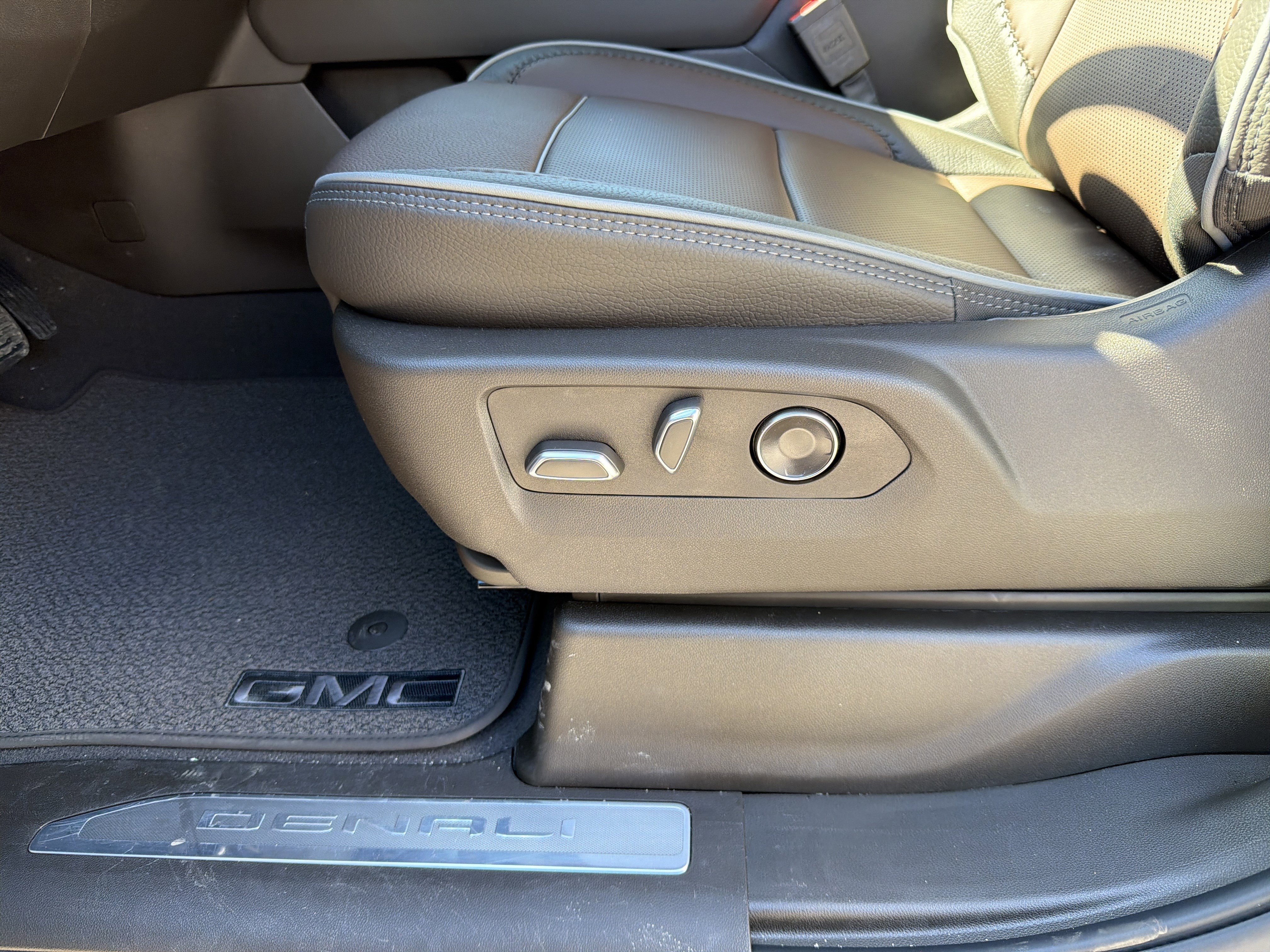 New 2026 Glacier White Tricoat GMC Denali image 10