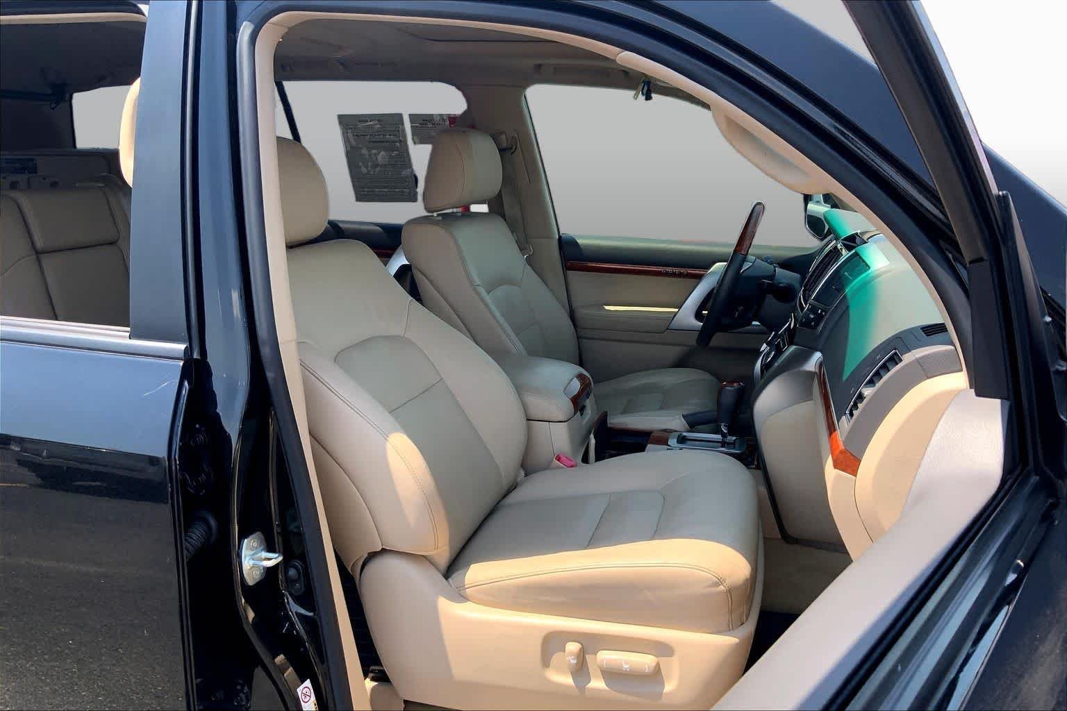 Used 2013 Black Toyota  image 9