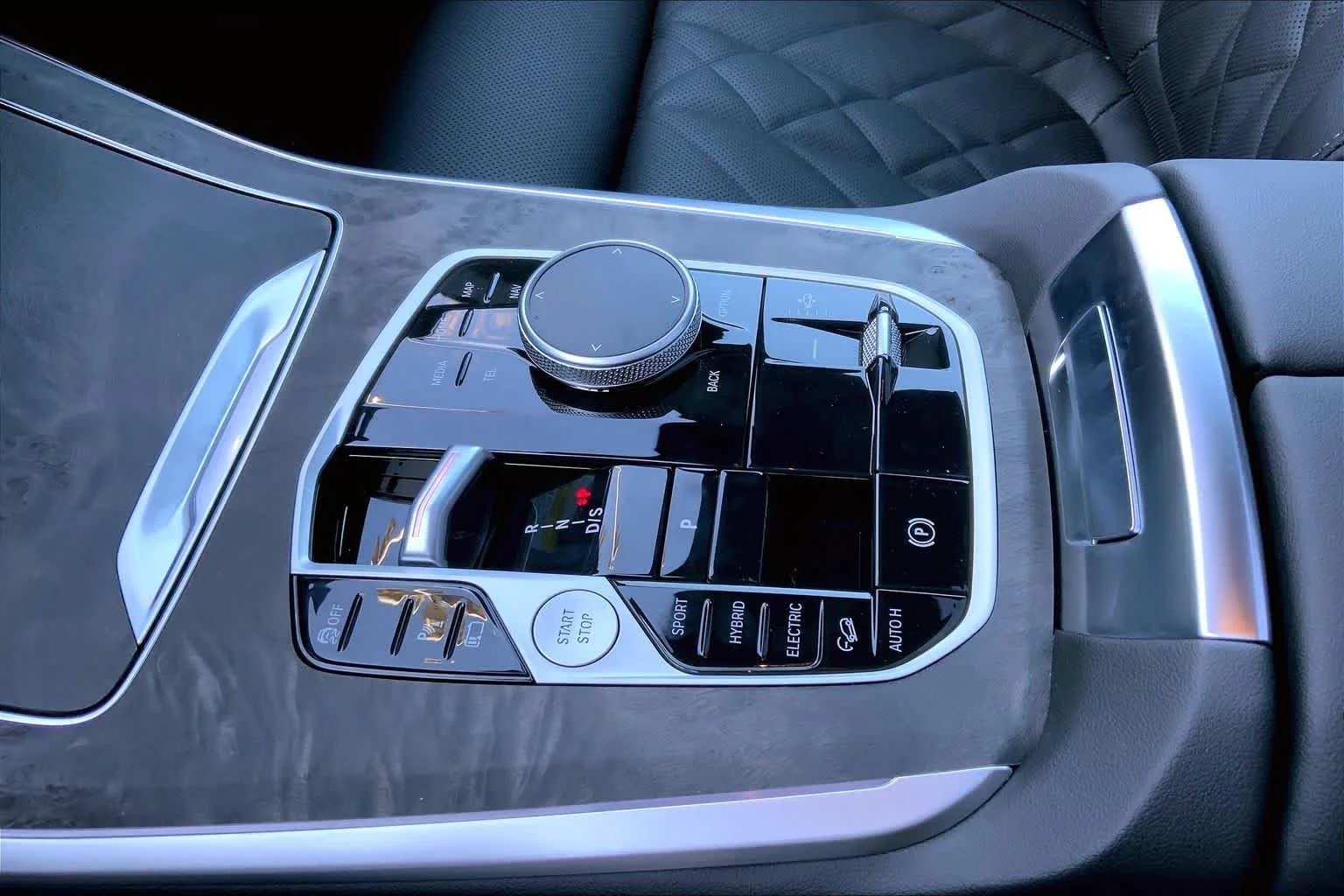 View vehicle photo 7