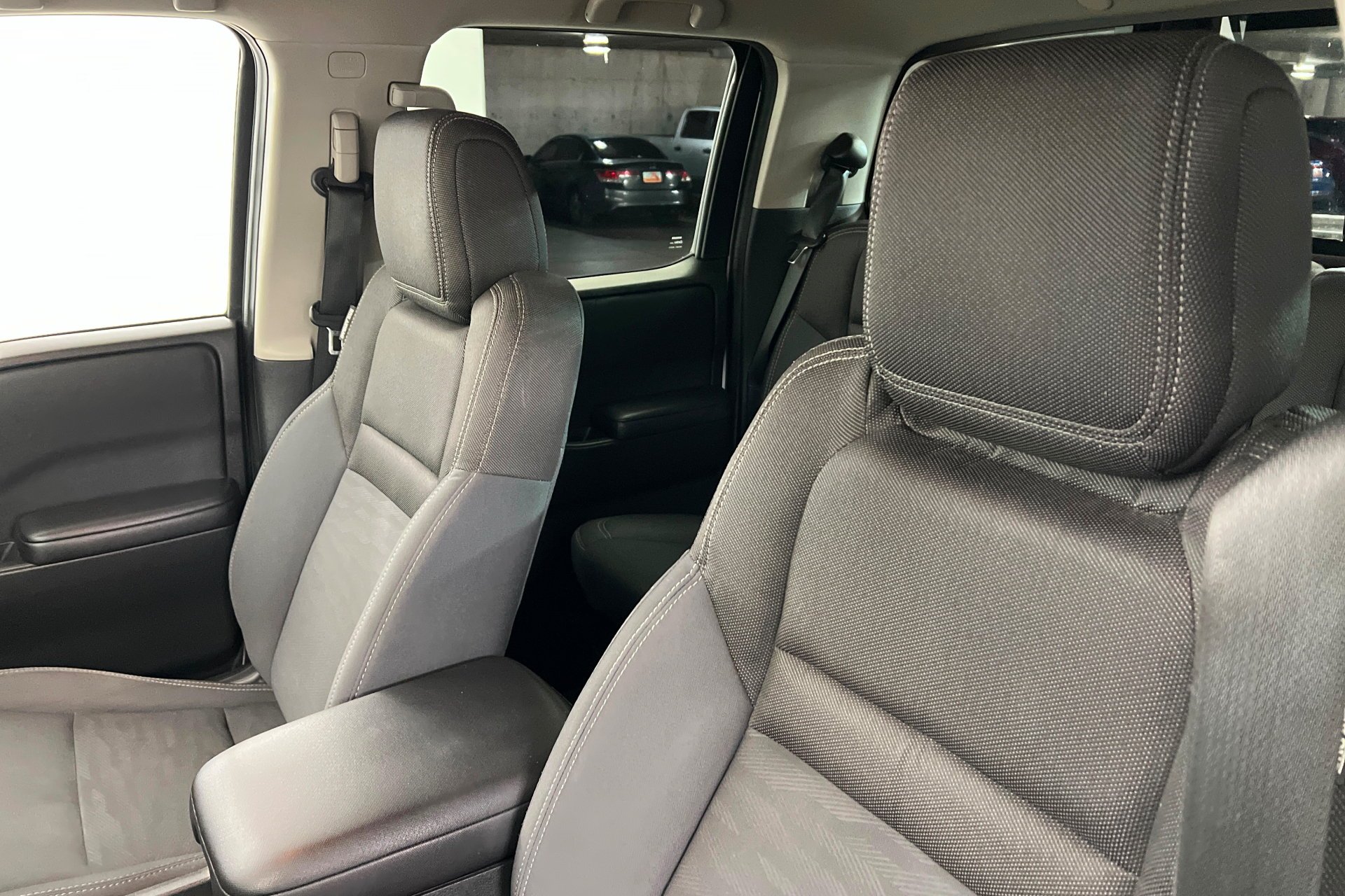 2024 Nissan Frontier SV - Photo 17