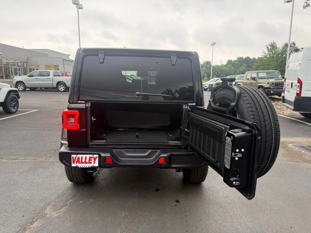 Used 2025 Black Jeep Sahara 4xe image 45