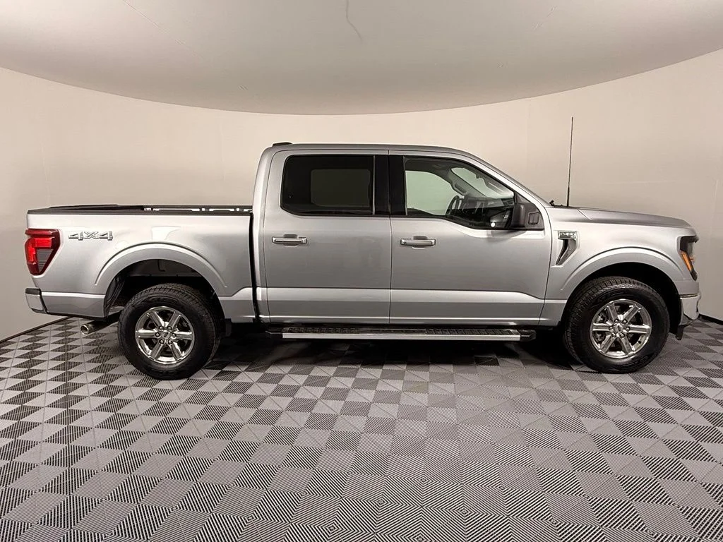Used 2025 Silver Ford XLT image 11