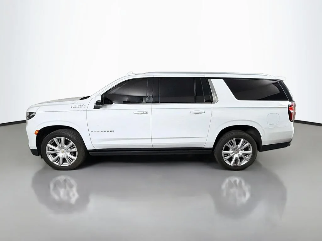 Used 2021 Summit White Chevrolet High Country image 9