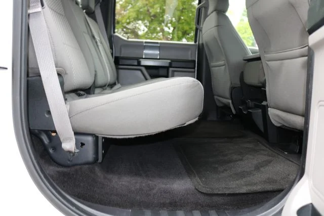 Used 2015 Oxford White Ford XLT image 47