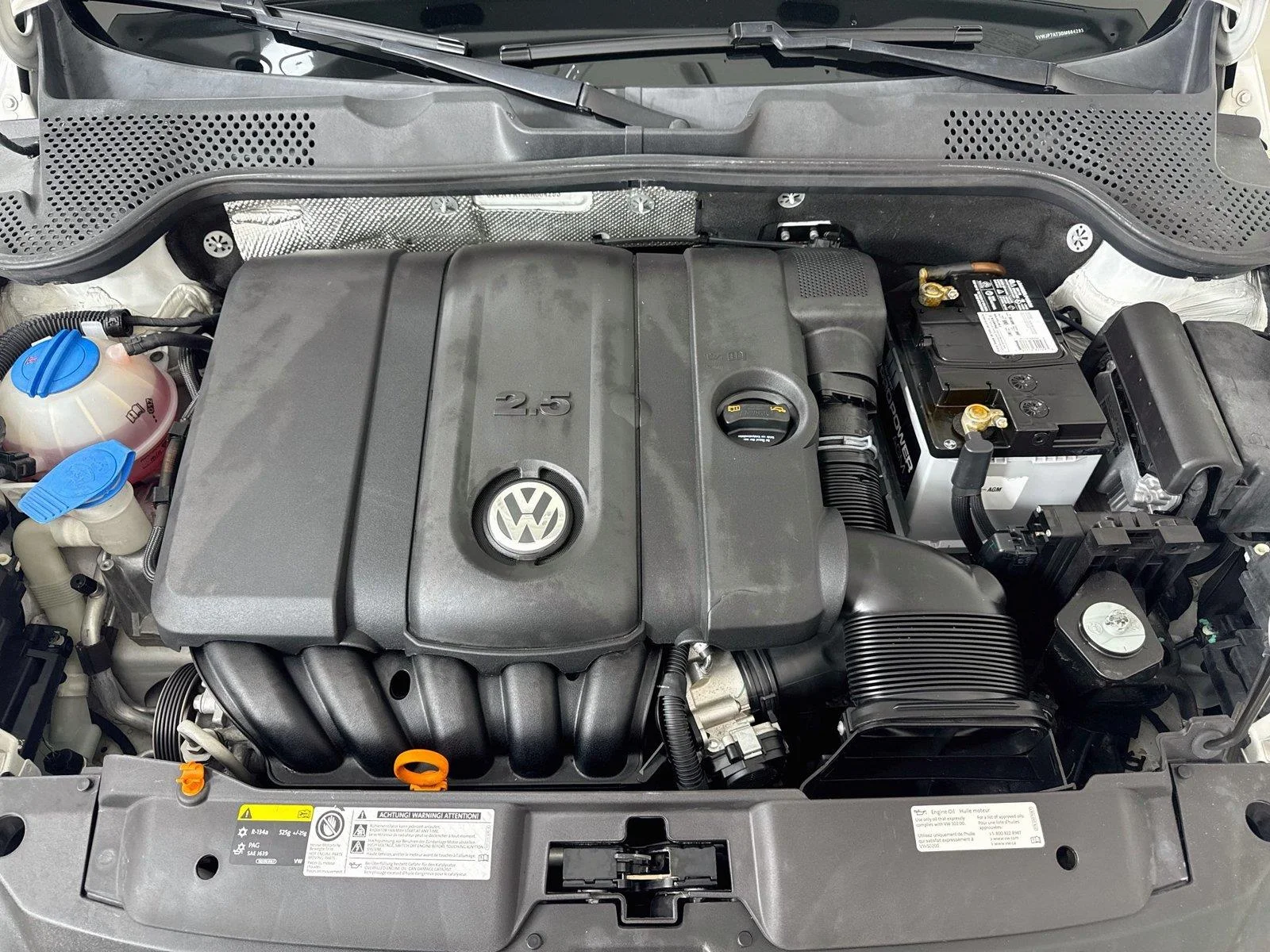 Used 2013 Candy White Volkswagen 2.5L image 27