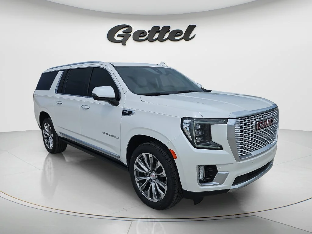 Used 2021 WHITE FROST TRICOAT GMC Denali image 3