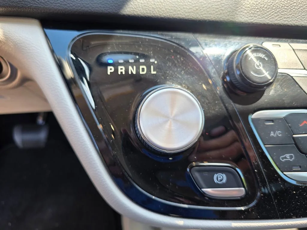 Used 2024  Chrysler Touring L image 18
