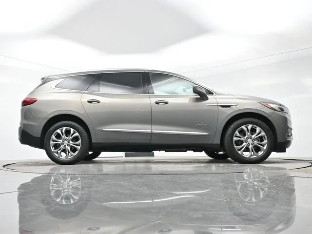 Used 2018 Includes Spectra Gray lower exterior accent color. Buick Avenir image 33