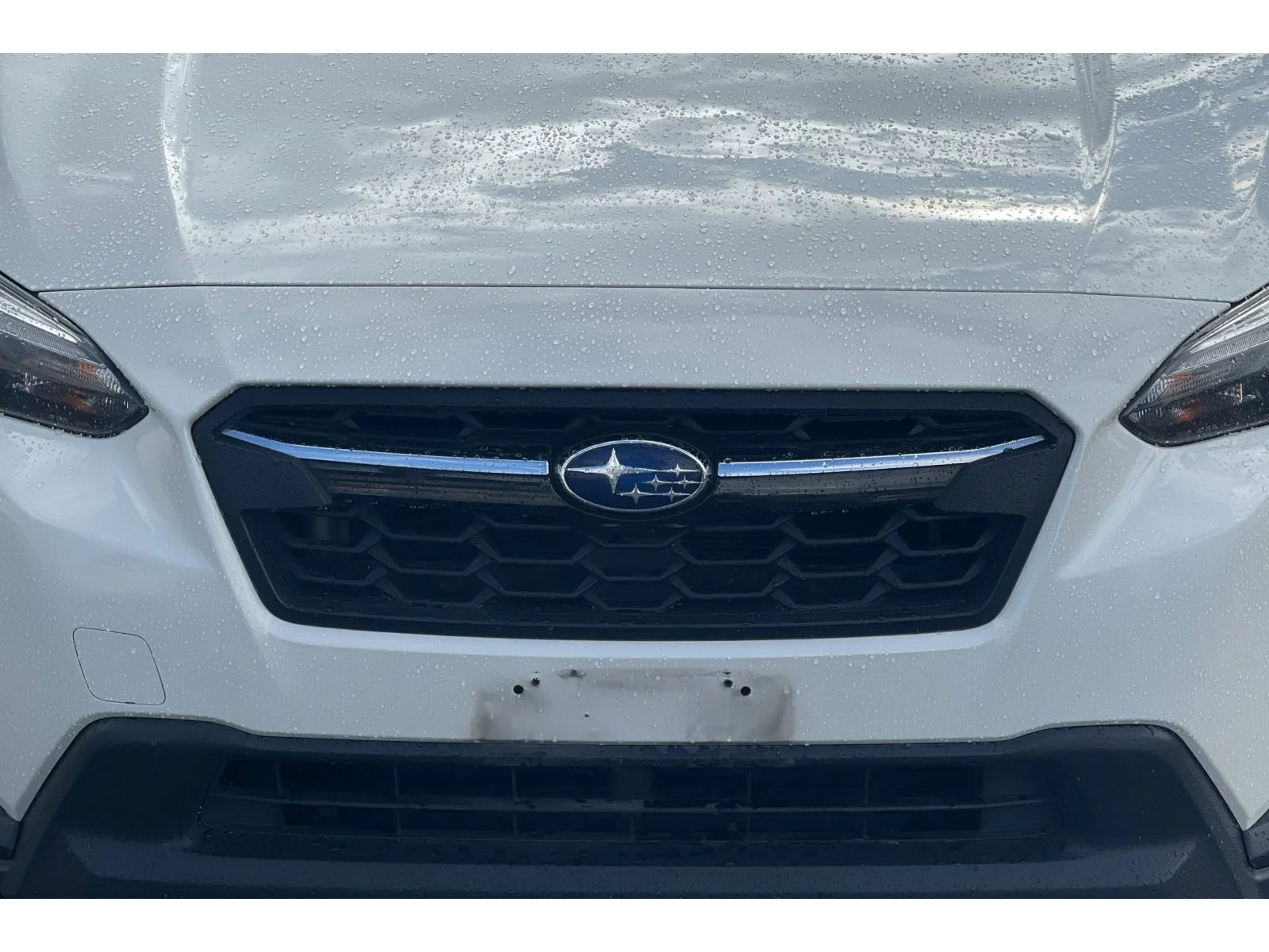 Used 2018 Crystal White Pearl Subaru Limited image 13