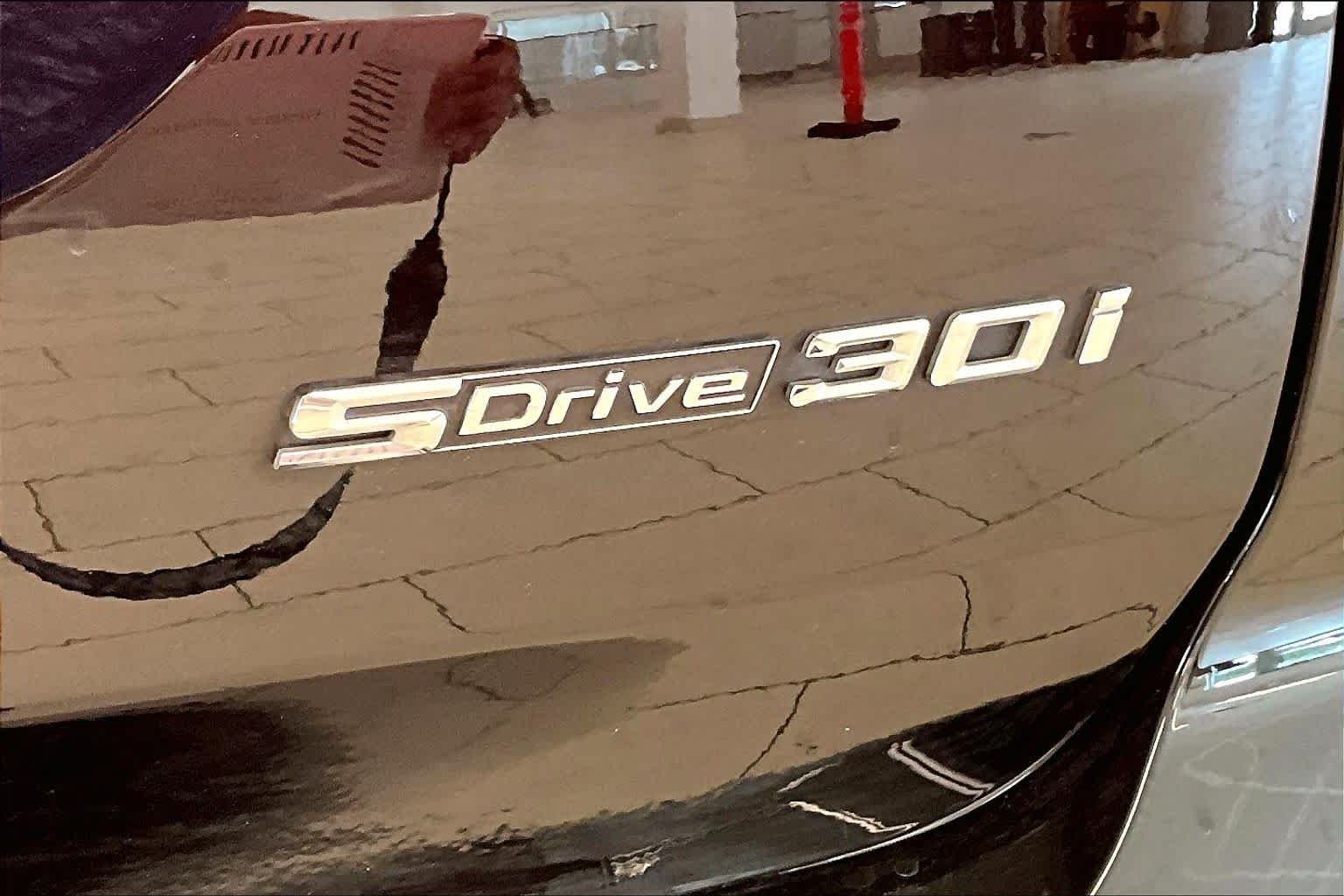 Used 2023 Jet Black BMW sDrive30i image 9