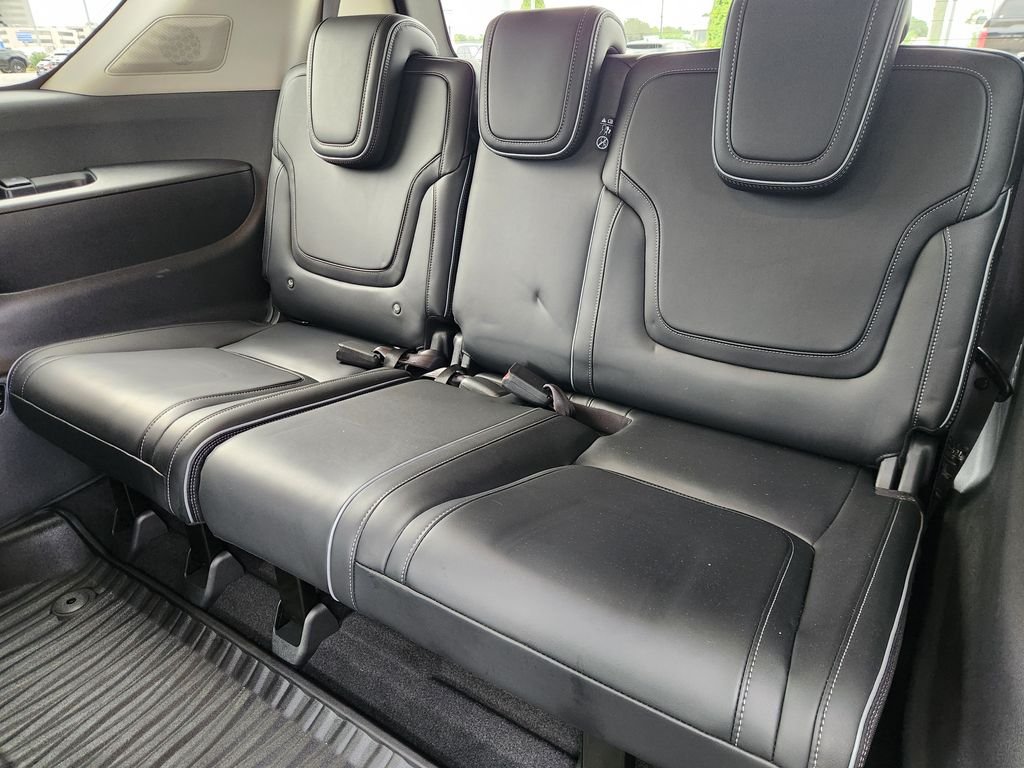 Used 2026 White INFINITI LUXE image 31