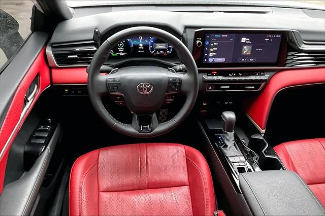 Certified Used 2025 MID BLK/WIND CHILL Toyota  image 6