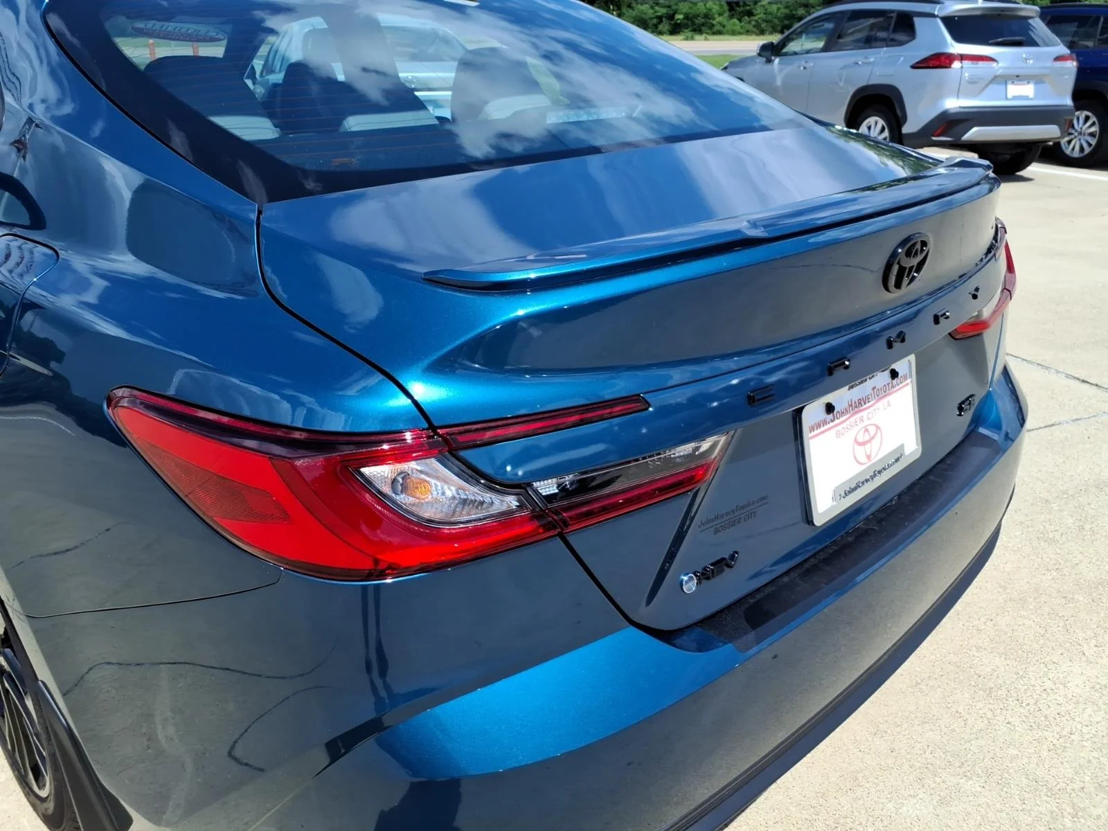 2025 Toyota Camry SE - Photo 17