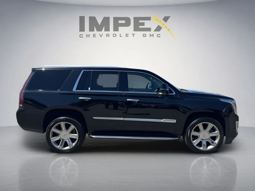 Used 2018  Cadillac Premium Luxury image 6
