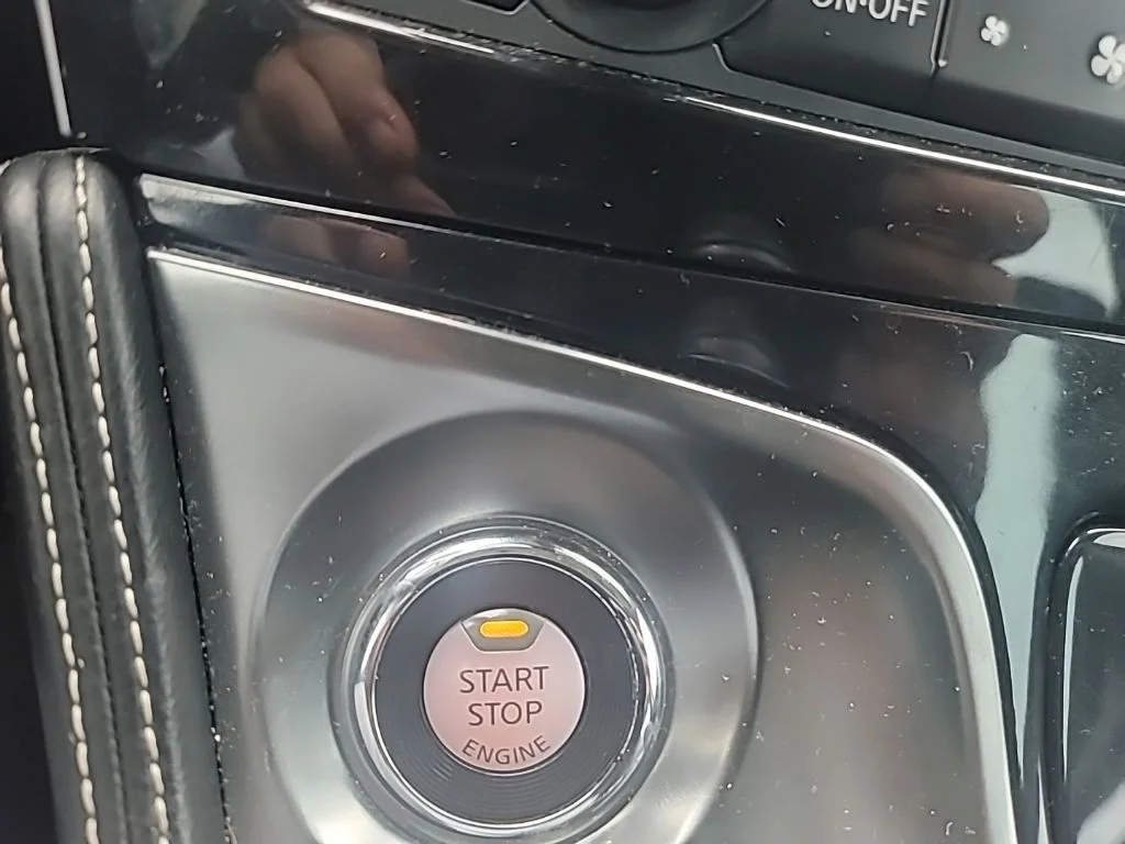 Used 2023 Silver Nissan Platinum image 26