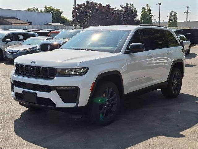 New 2026 Bright White Clear-Coat Exterior Paint Jeep 85th Anniversary Edition image 3