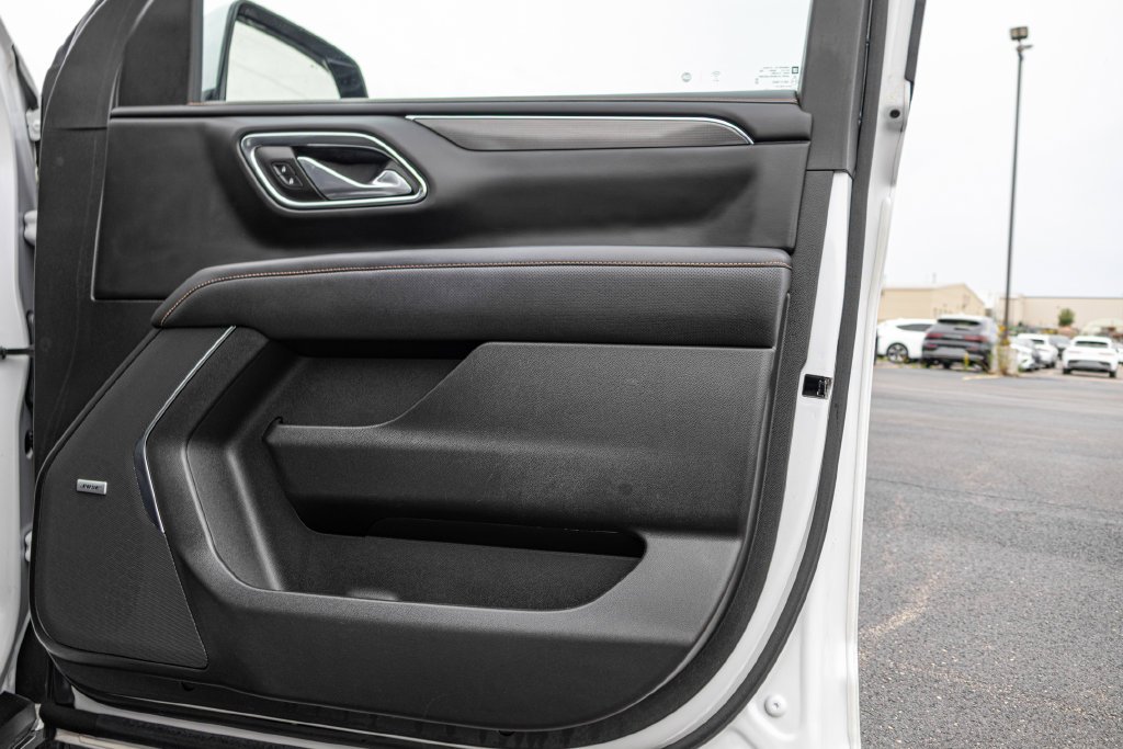 Used 2023 White GMC AT4 image 38