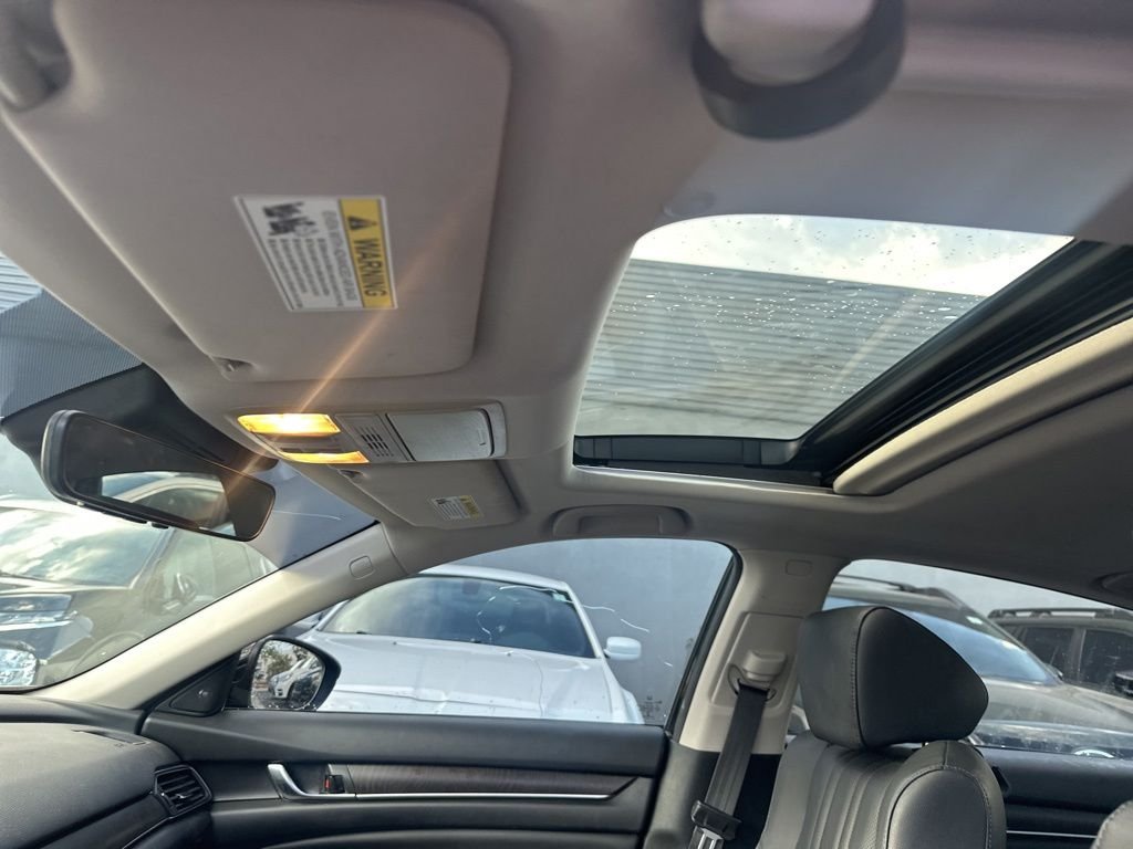 Used 2019 Black Honda EX-L image 17