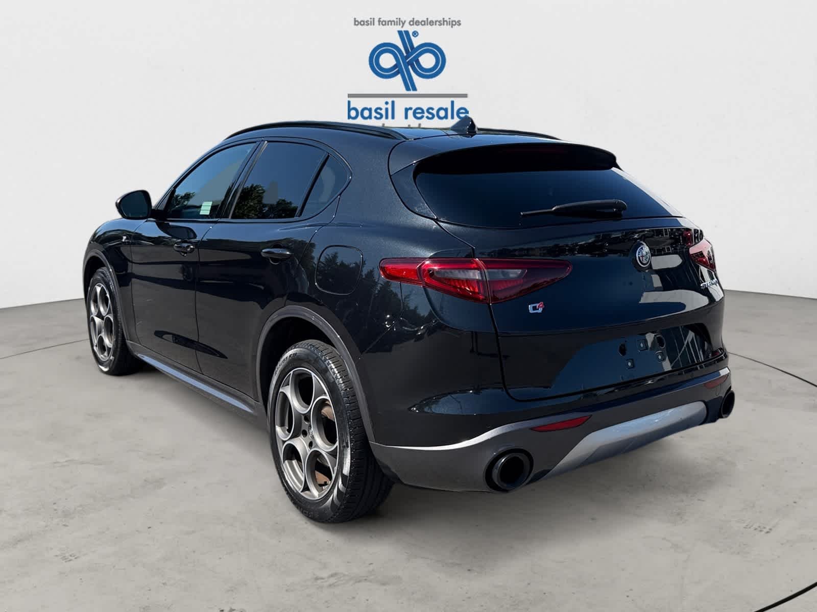 Used 2023 Vulcano Black Metallic Alfa Romeo Ti image 4